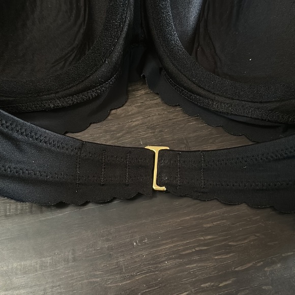 Victoria’s Secret Bathing Suit Top Sz: 34C - Picture 6 of 7